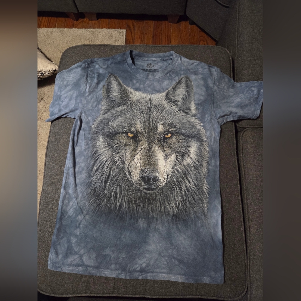 The Mountain Blue Wolf Graphic Tee